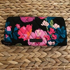 SOLD! 💕 Vera Bradley Wallet